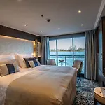 Viva Riverside 4 4*