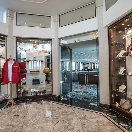 Viva Riverside 4 Otel Köln