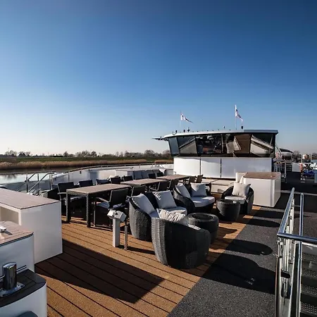 Viva Riverside 4 Hotel 4*