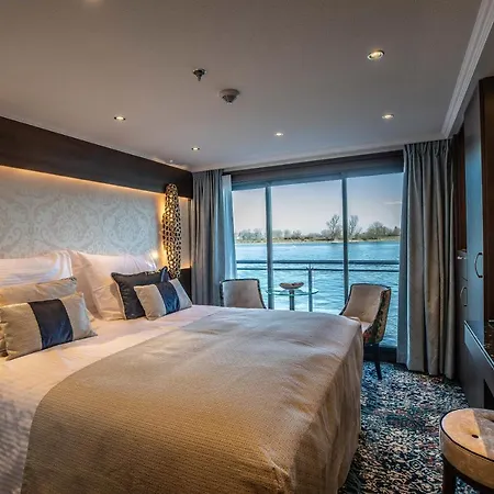 Viva Riverside 4 4*
