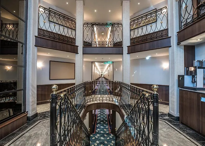 Viva Riverside 4 4* Cologne